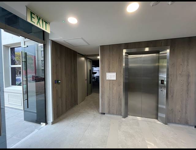 1,715M² OFFICE TO LET IN RONDEBOSCH